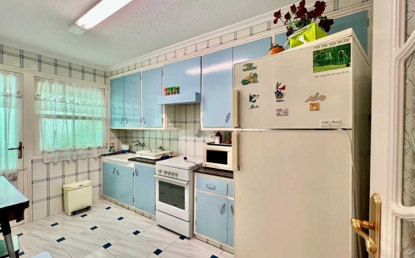 Resale - Apartamento -
Santa Pola - Puerto
