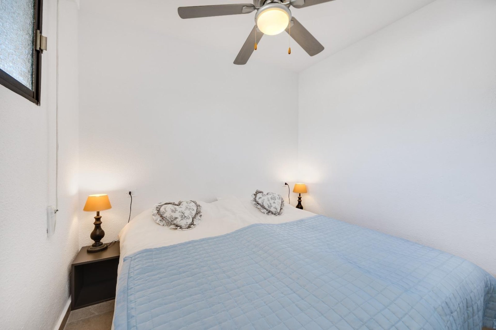 Resale - Apartamento -
Torrevieja - Cabo Cervera
