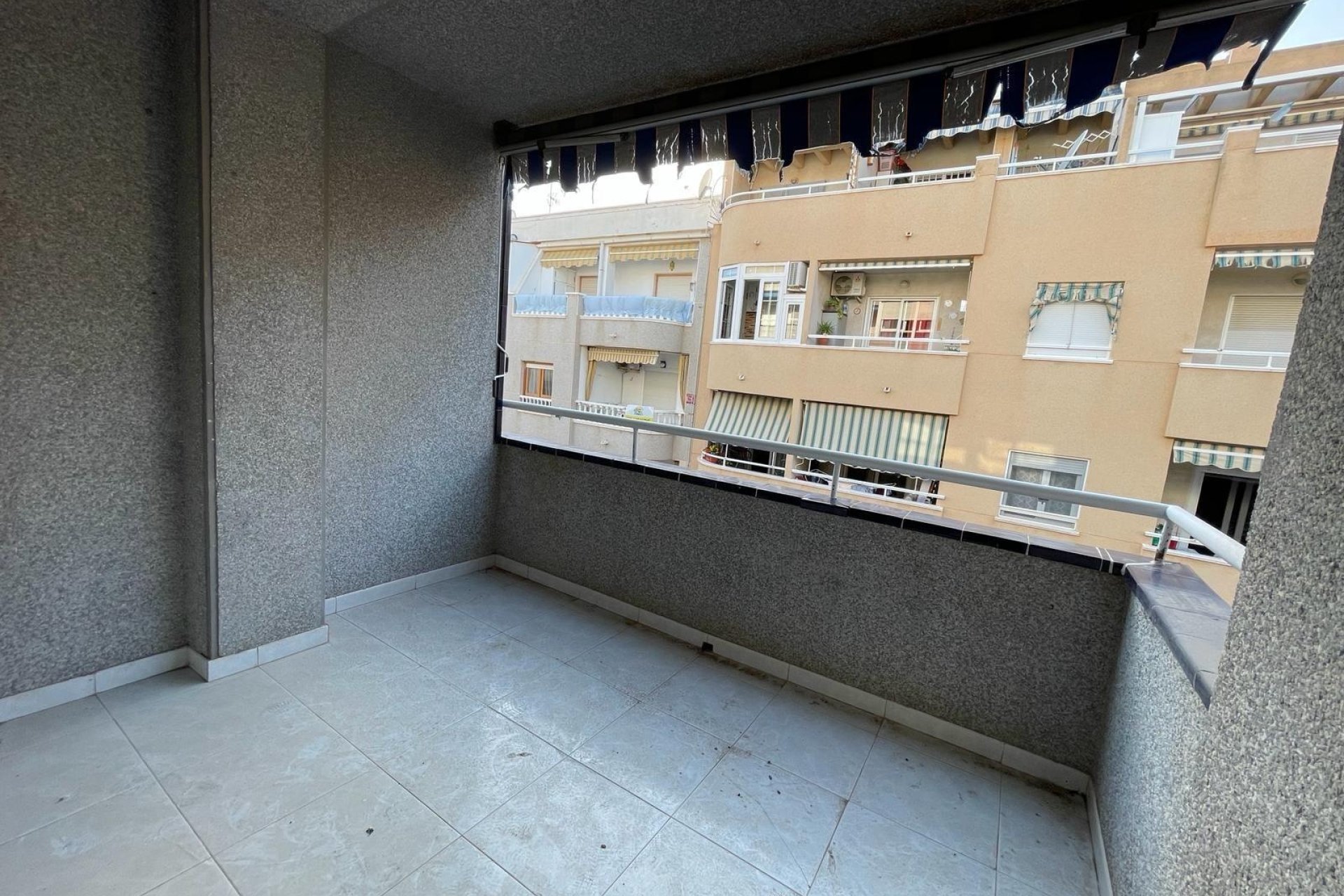 Resale - Apartamento -
Torrevieja - Centro