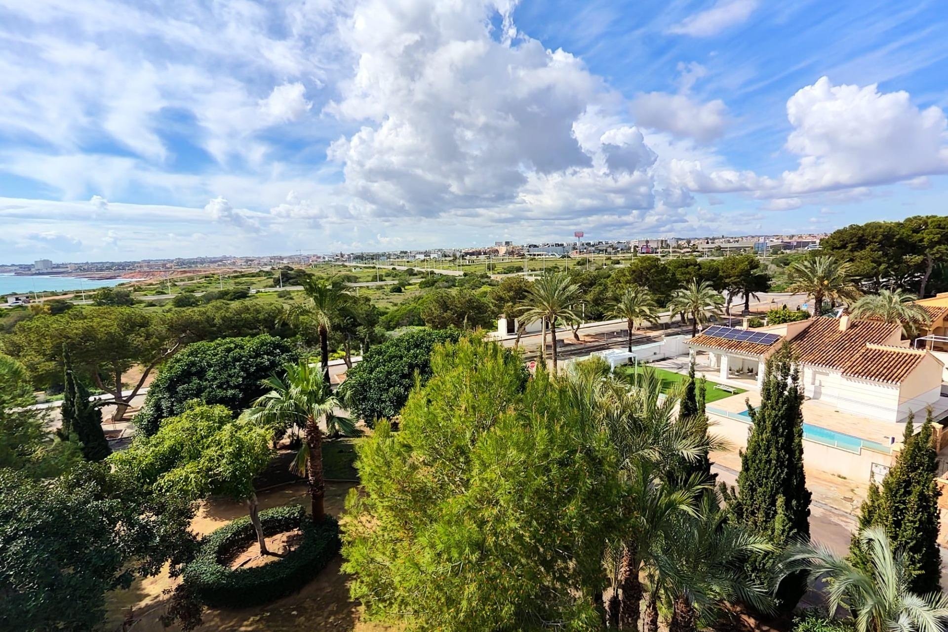 Resale - Apartamento -
Torrevieja - Centro