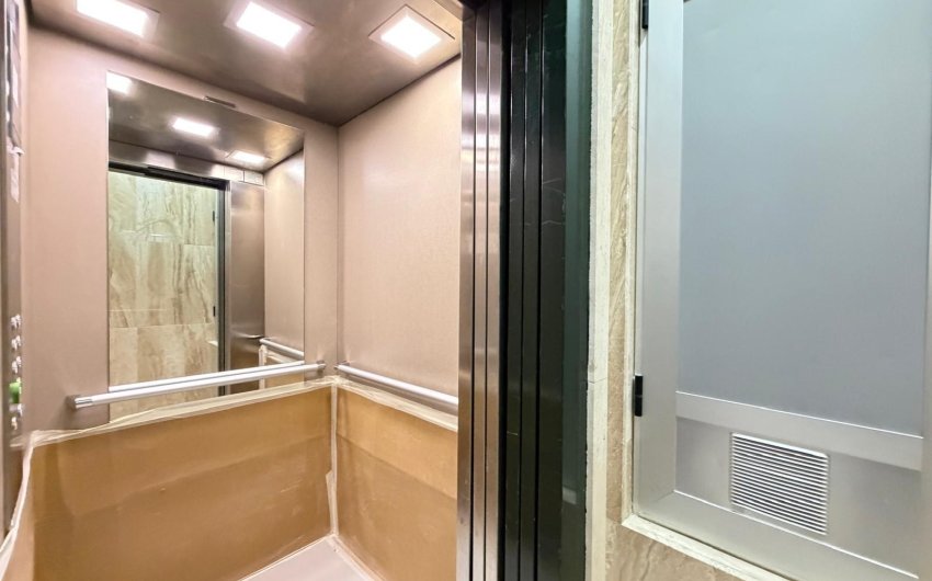 Resale - Apartamento -
Torrevieja - Centro