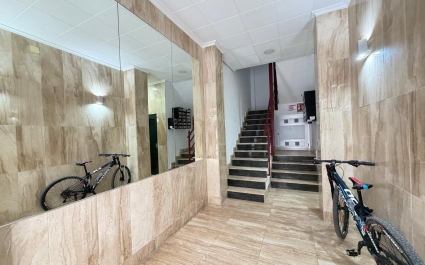 Resale - Apartamento -
Torrevieja - Centro