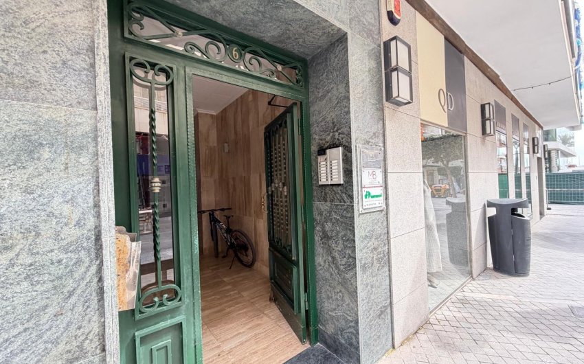 Resale - Apartamento -
Torrevieja - Centro
