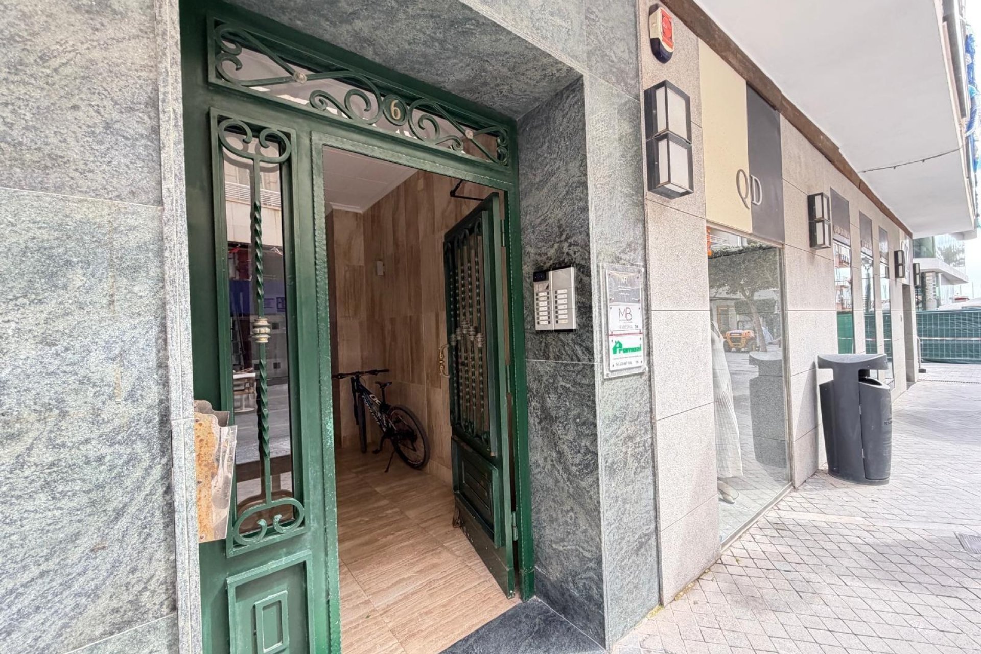 Resale - Apartamento -
Torrevieja - Centro