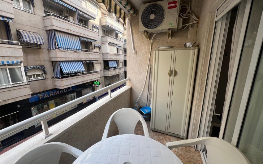Resale - Apartamento -
Torrevieja - Centro