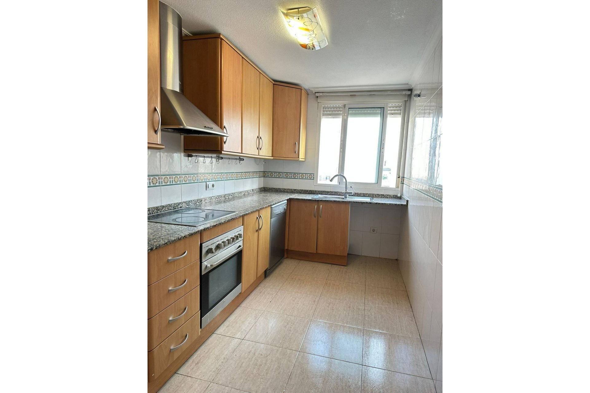 Resale - Apartamento -
Torrevieja - Centro