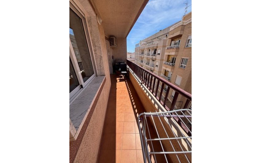 Resale - Apartamento -
Torrevieja - Centro