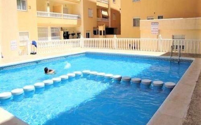 Resale - Apartamento -
Torrevieja - Centro