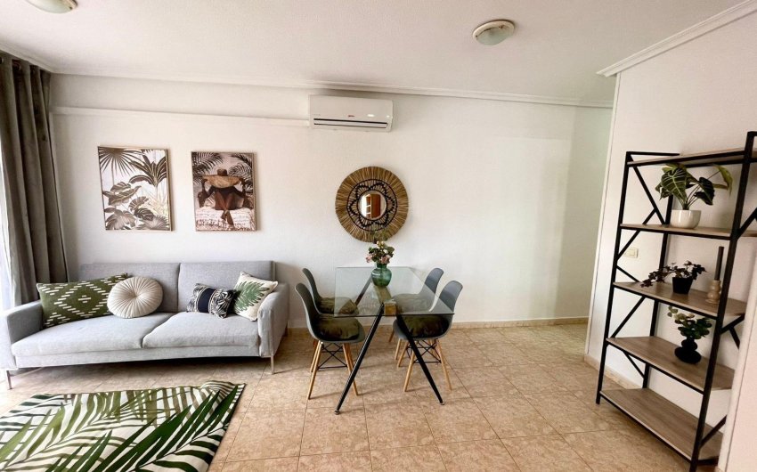 Resale - Apartamento -
Torrevieja - Centro