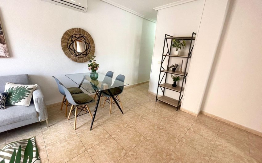 Resale - Apartamento -
Torrevieja - Centro