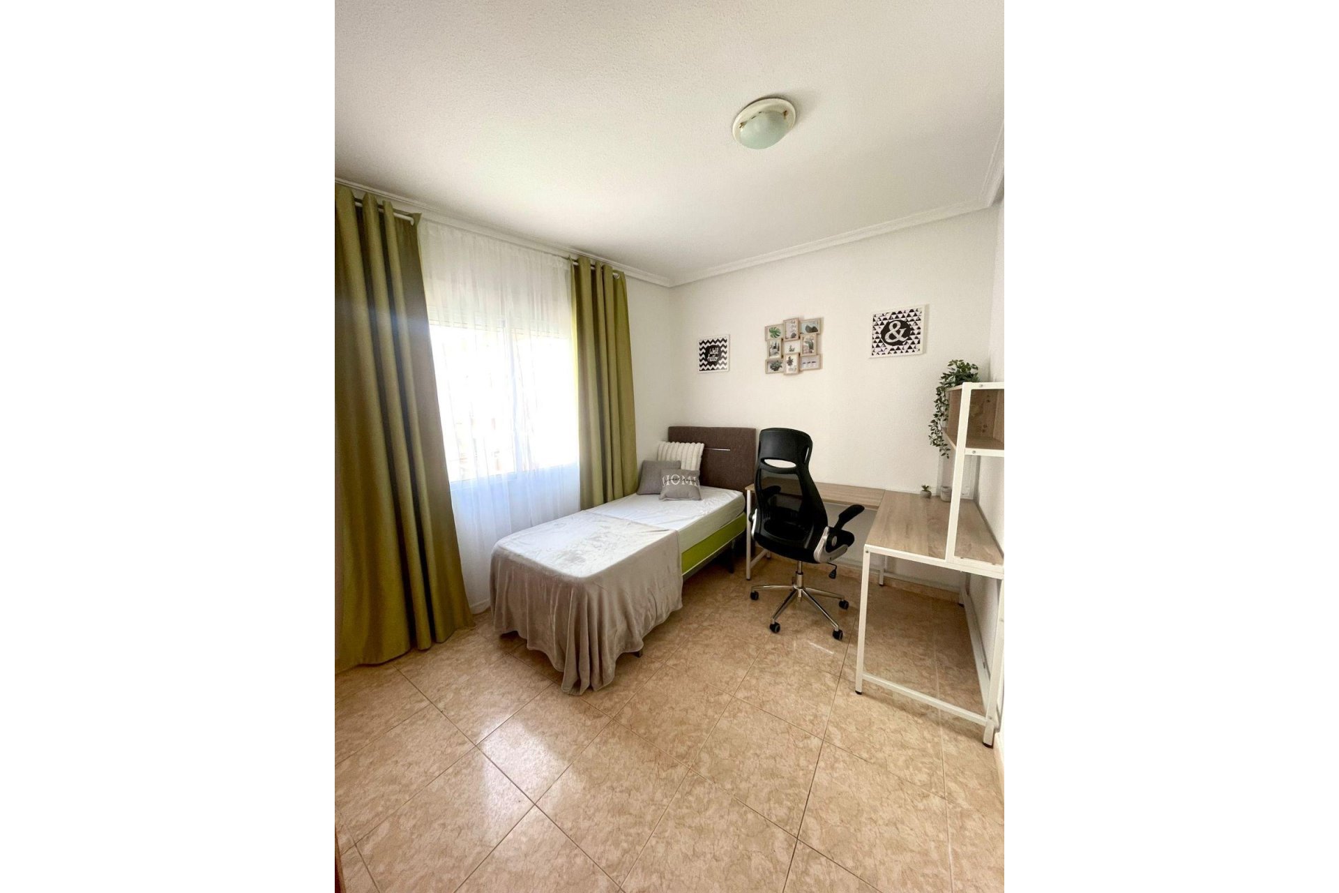 Resale - Apartamento -
Torrevieja - Centro