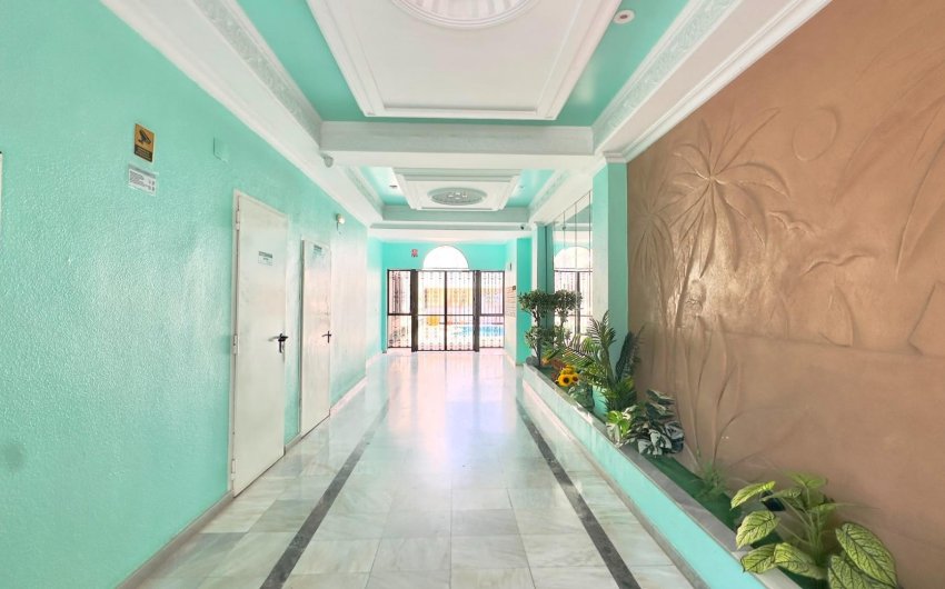 Resale - Apartamento -
Torrevieja - Centro