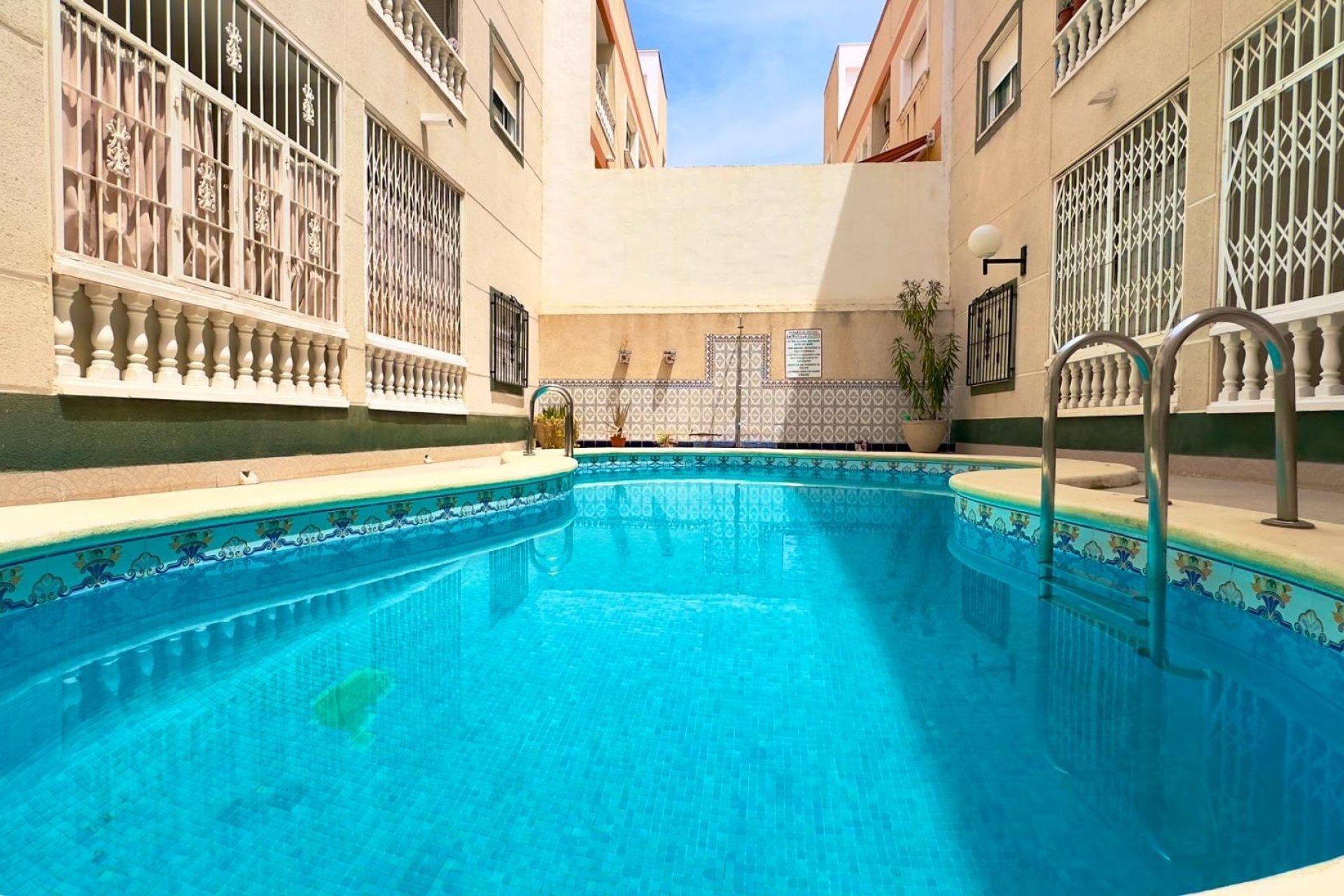Resale - Apartamento -
Torrevieja - Centro