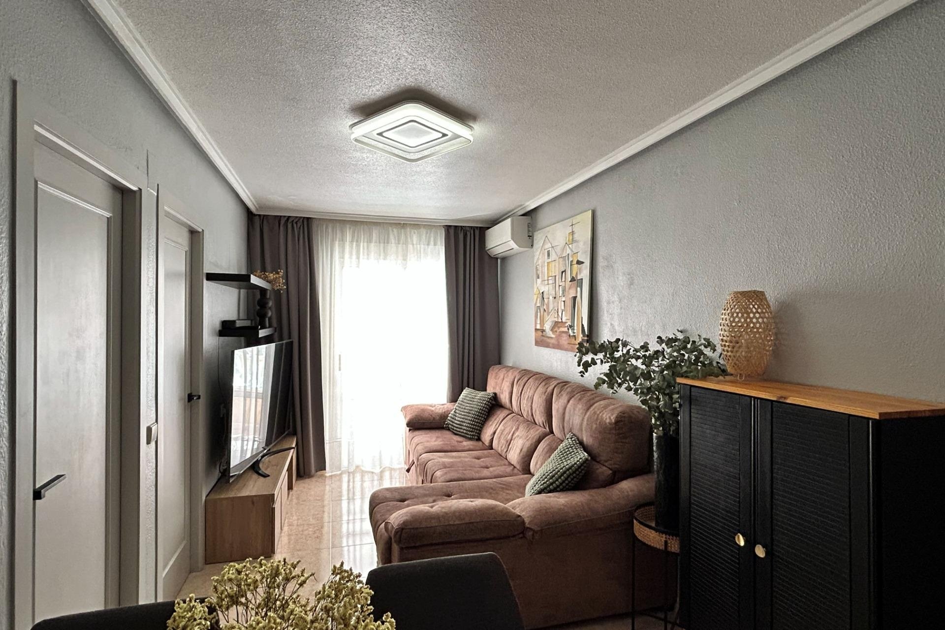 Resale - Apartamento -
Torrevieja - Centro