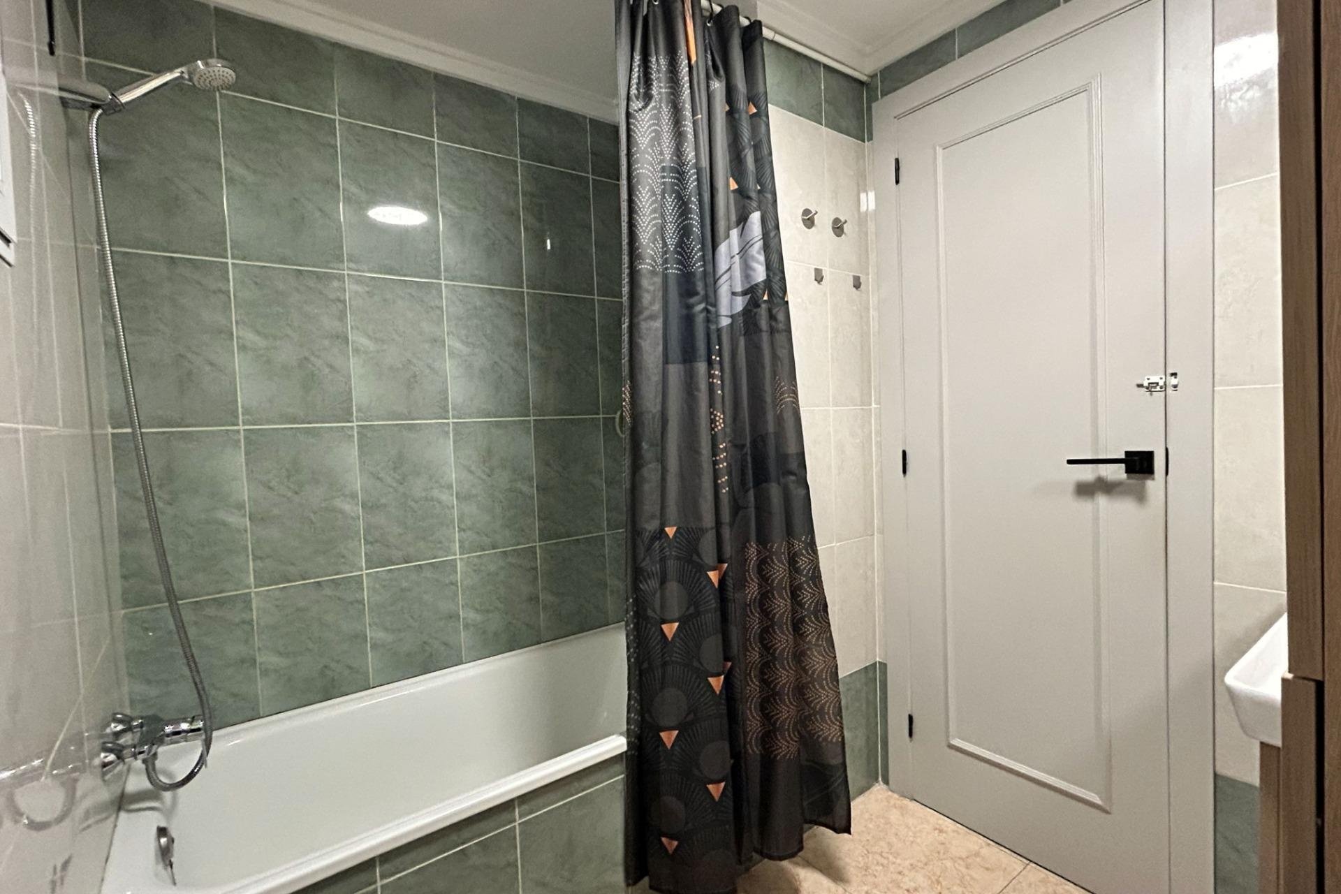 Resale - Apartamento -
Torrevieja - Centro