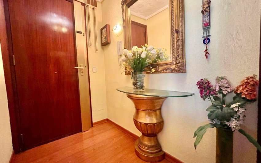 Resale - Apartamento -
Torrevieja - Centro
