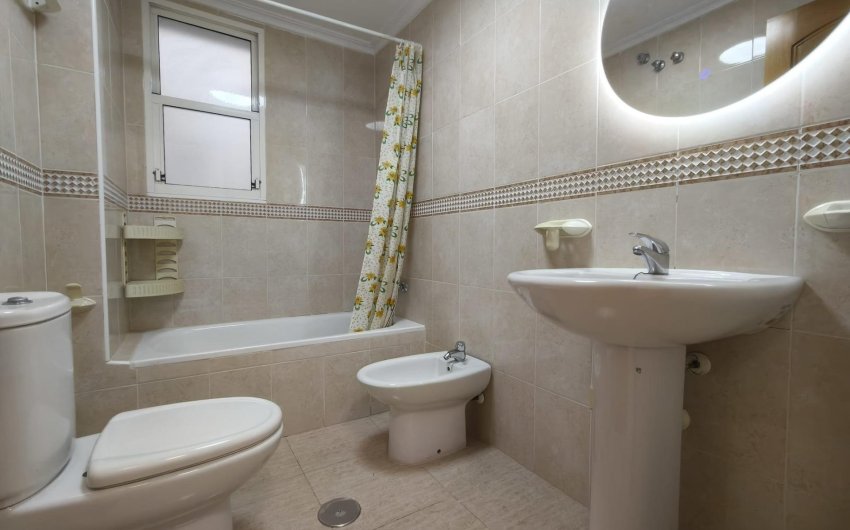 Resale - Apartamento -
Torrevieja - Centro