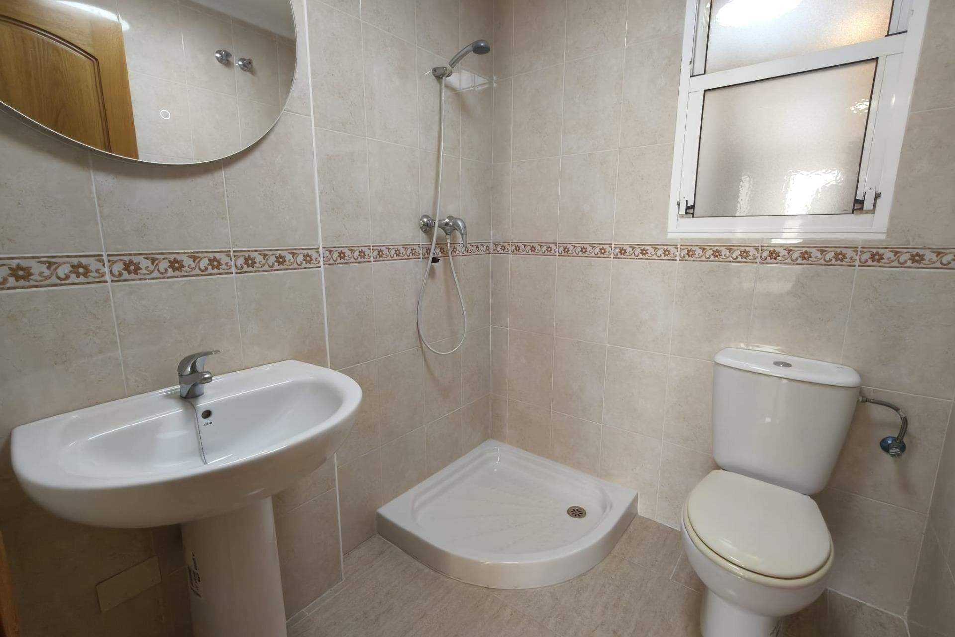 Resale - Apartamento -
Torrevieja - Centro