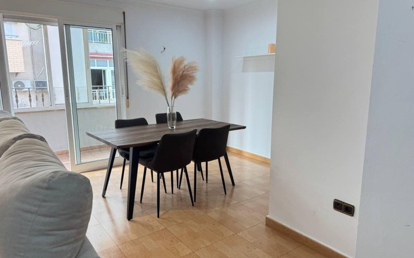 Resale - Apartamento -
Torrevieja - Centro