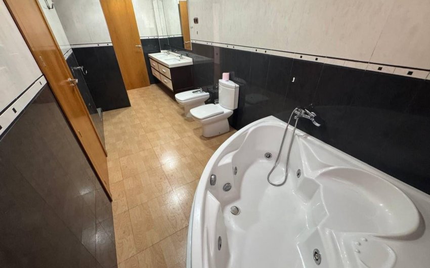 Resale - Apartamento -
Torrevieja - Centro
