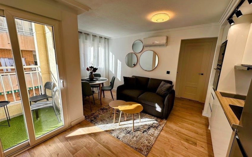 Resale - Apartamento -
Torrevieja - Centro