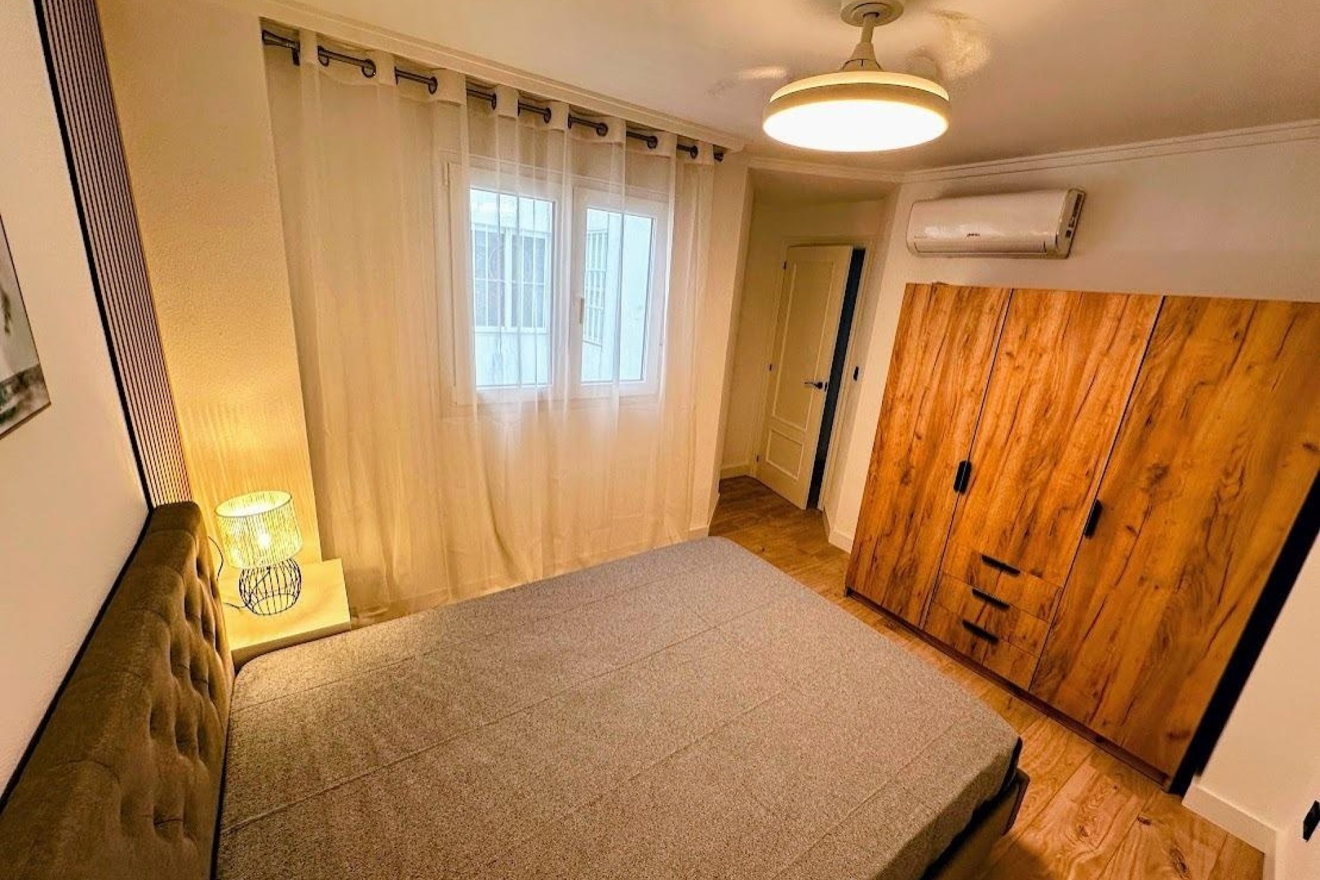 Resale - Apartamento -
Torrevieja - Centro