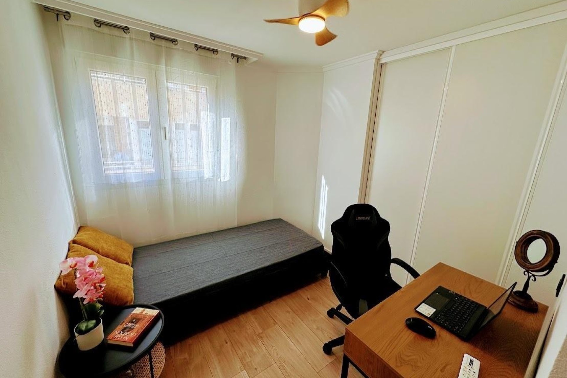 Resale - Apartamento -
Torrevieja - Centro