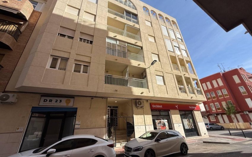 Resale - Apartamento -
Torrevieja - Centro