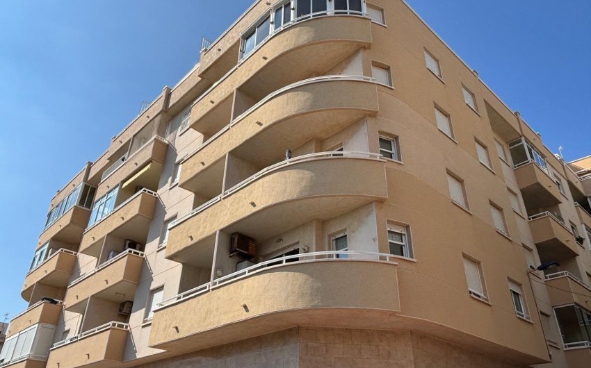 Resale - Apartamento -
Torrevieja - Playa del Cura