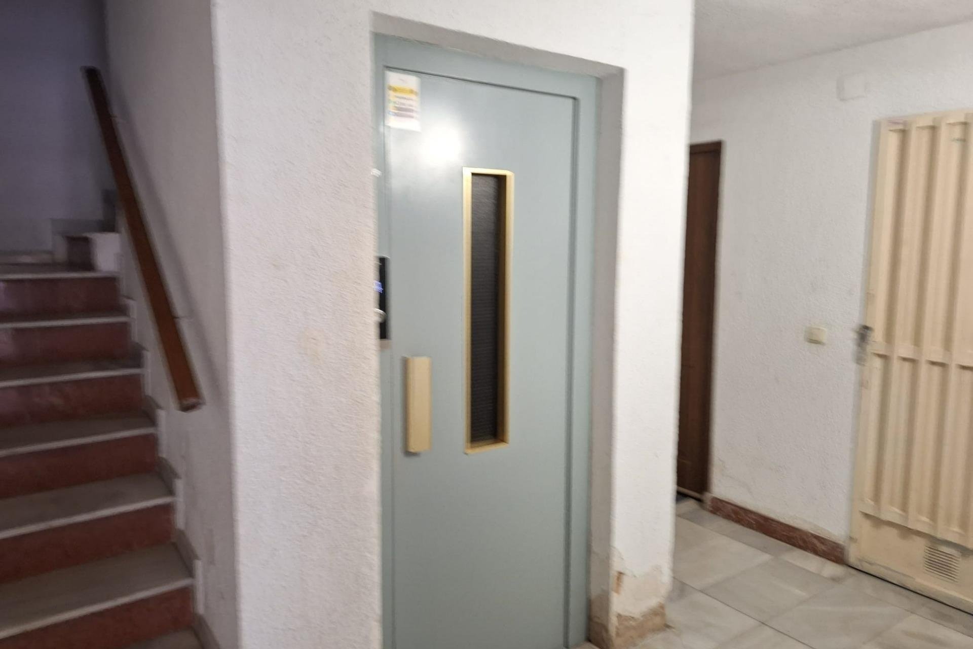 Resale - Apartamento -
Torrevieja - Playa del Cura