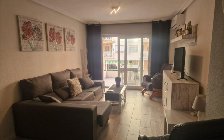 Resale - Apartamento -
Torrevieja - Playa del Cura