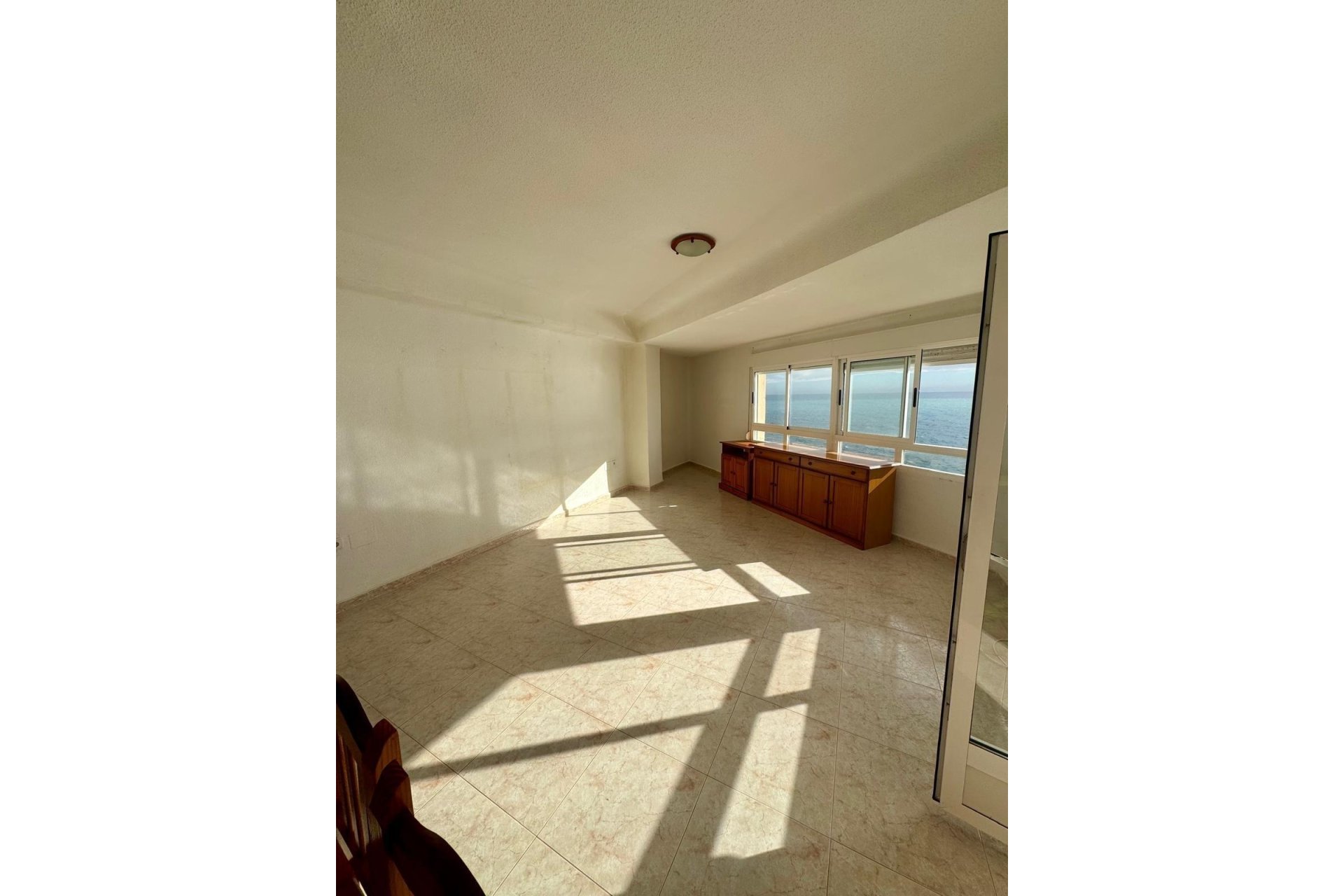 Resale - Apartamento -
Torrevieja - Playa del Cura