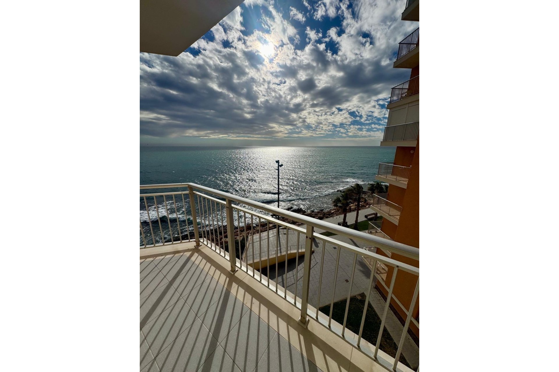 Resale - Apartamento -
Torrevieja - Playa del Cura