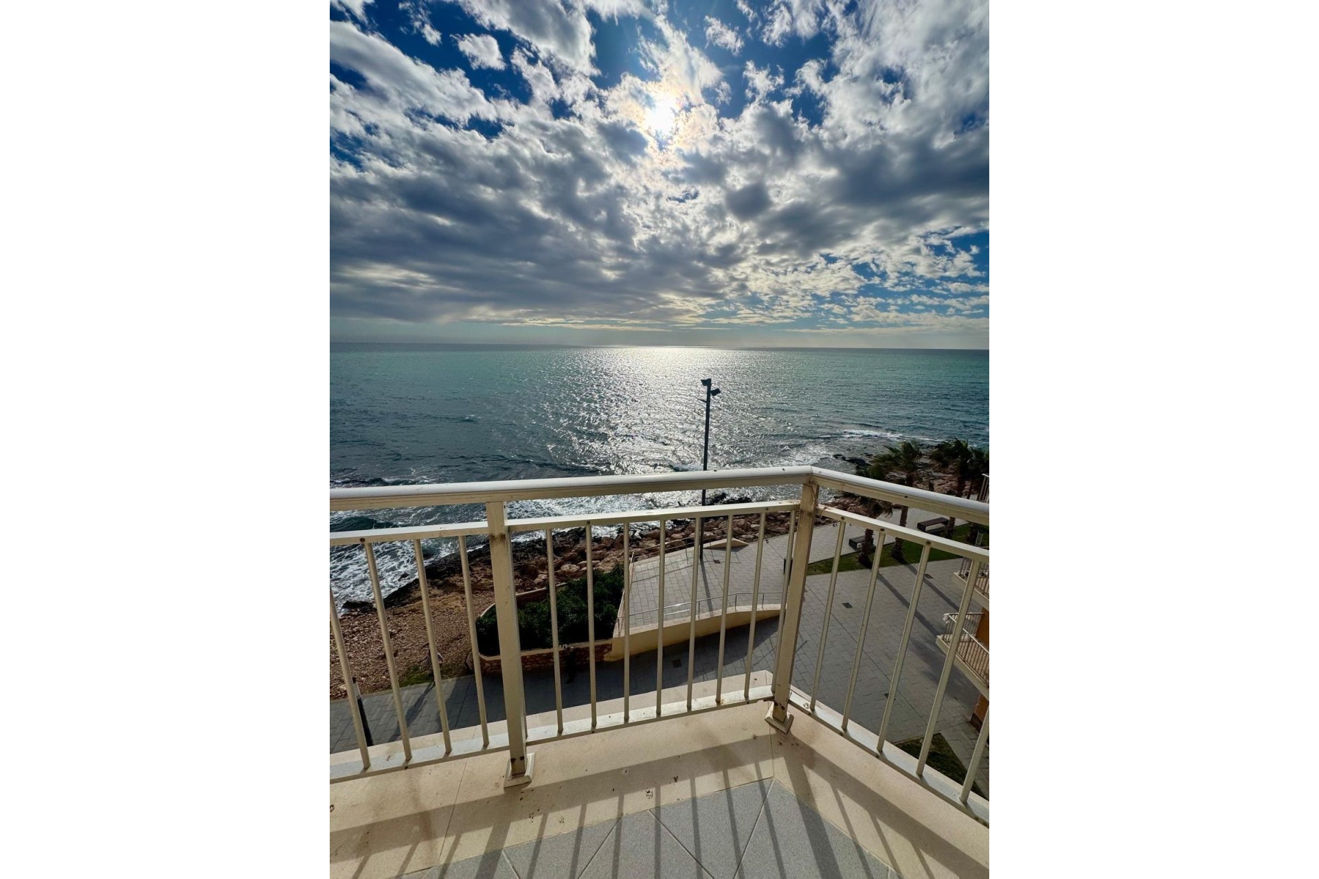 Resale - Apartamento -
Torrevieja - Playa del Cura
