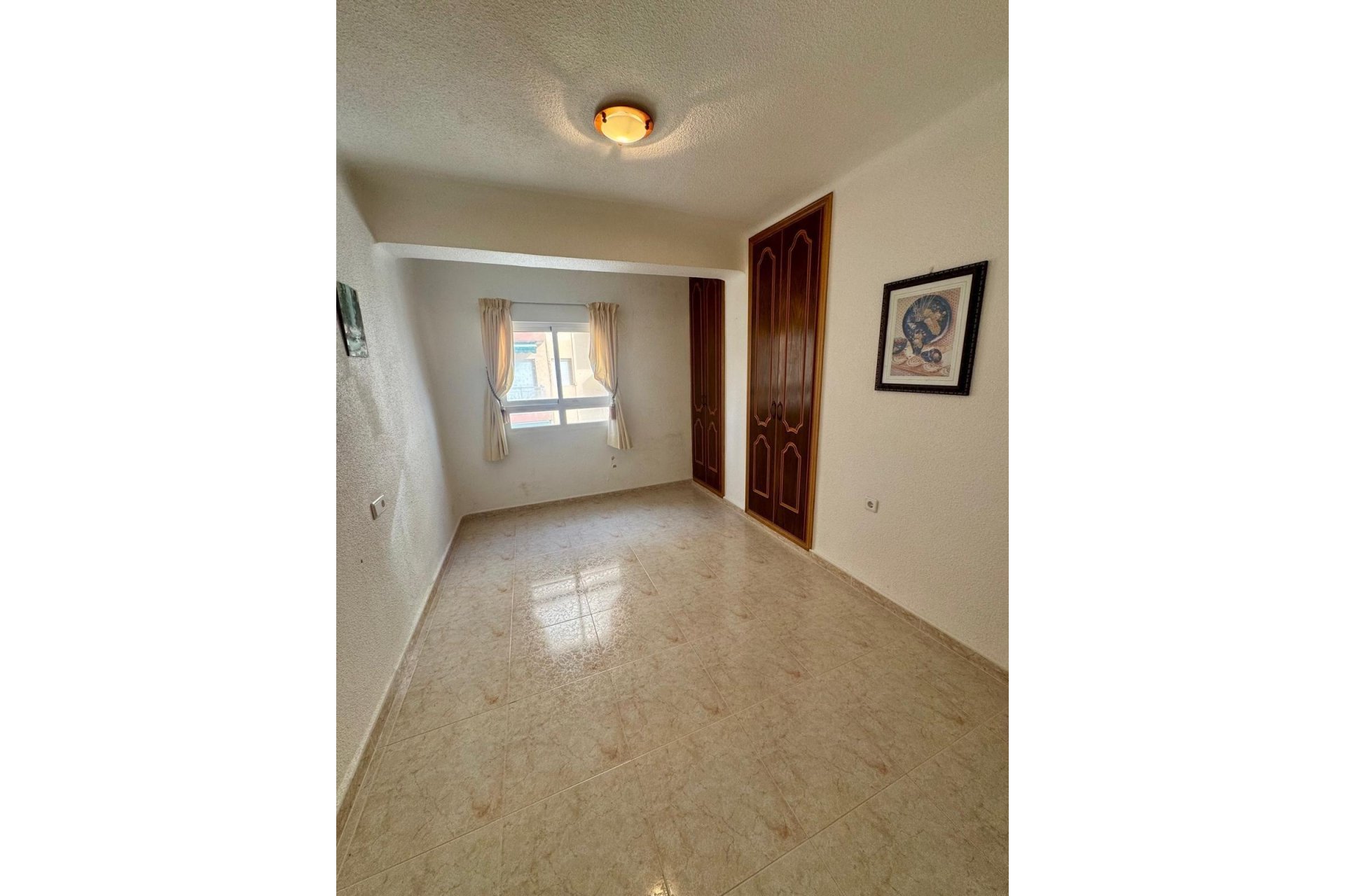 Resale - Apartamento -
Torrevieja - Playa del Cura