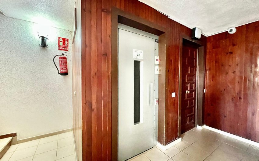 Resale - Apartamento -
Torrevieja - Playa del Cura
