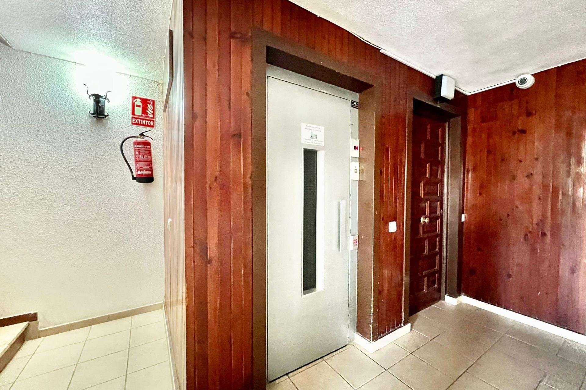 Resale - Apartamento -
Torrevieja - Playa del Cura