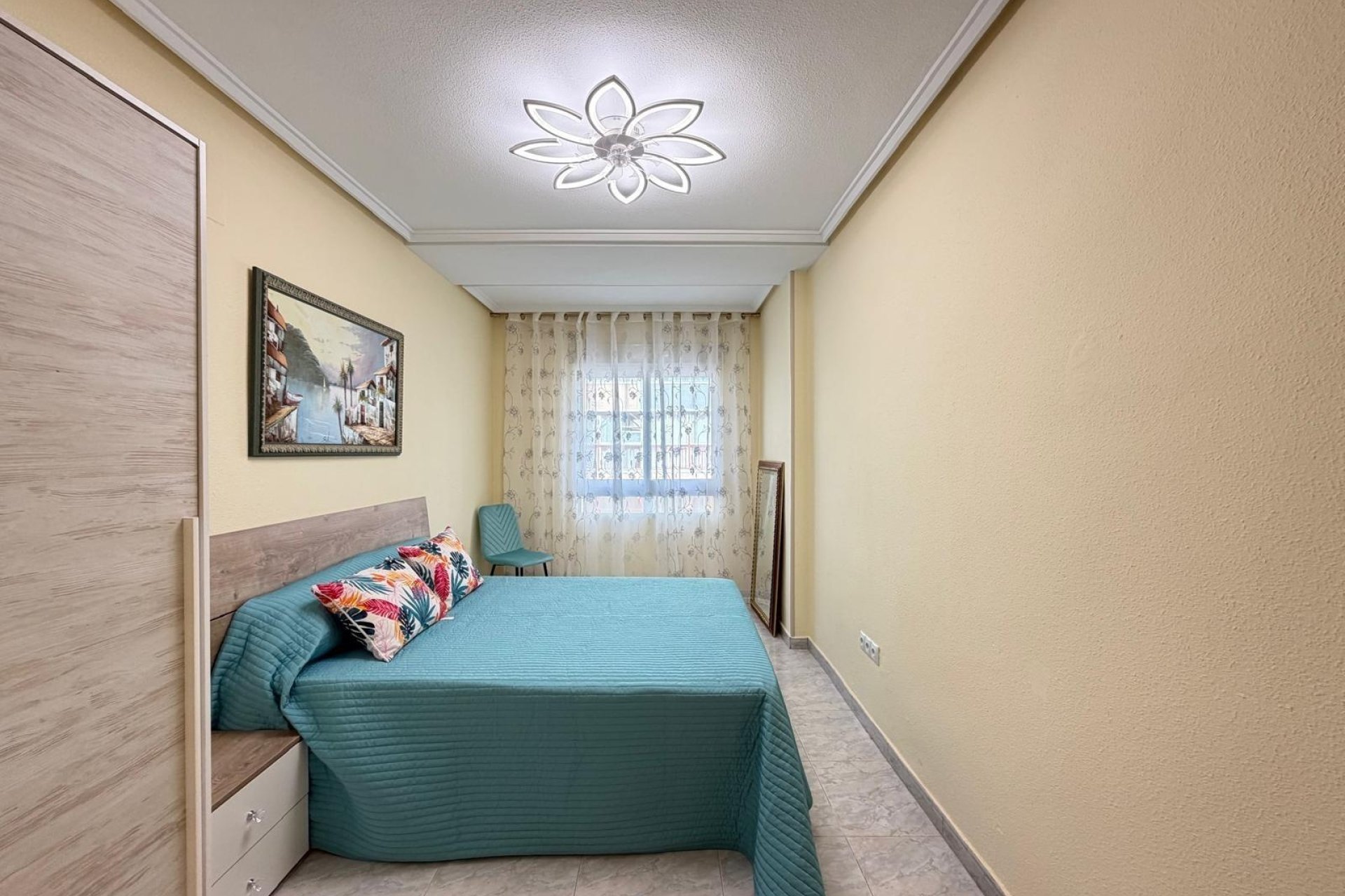Resale - Apartamento -
Torrevieja - Playa del Cura