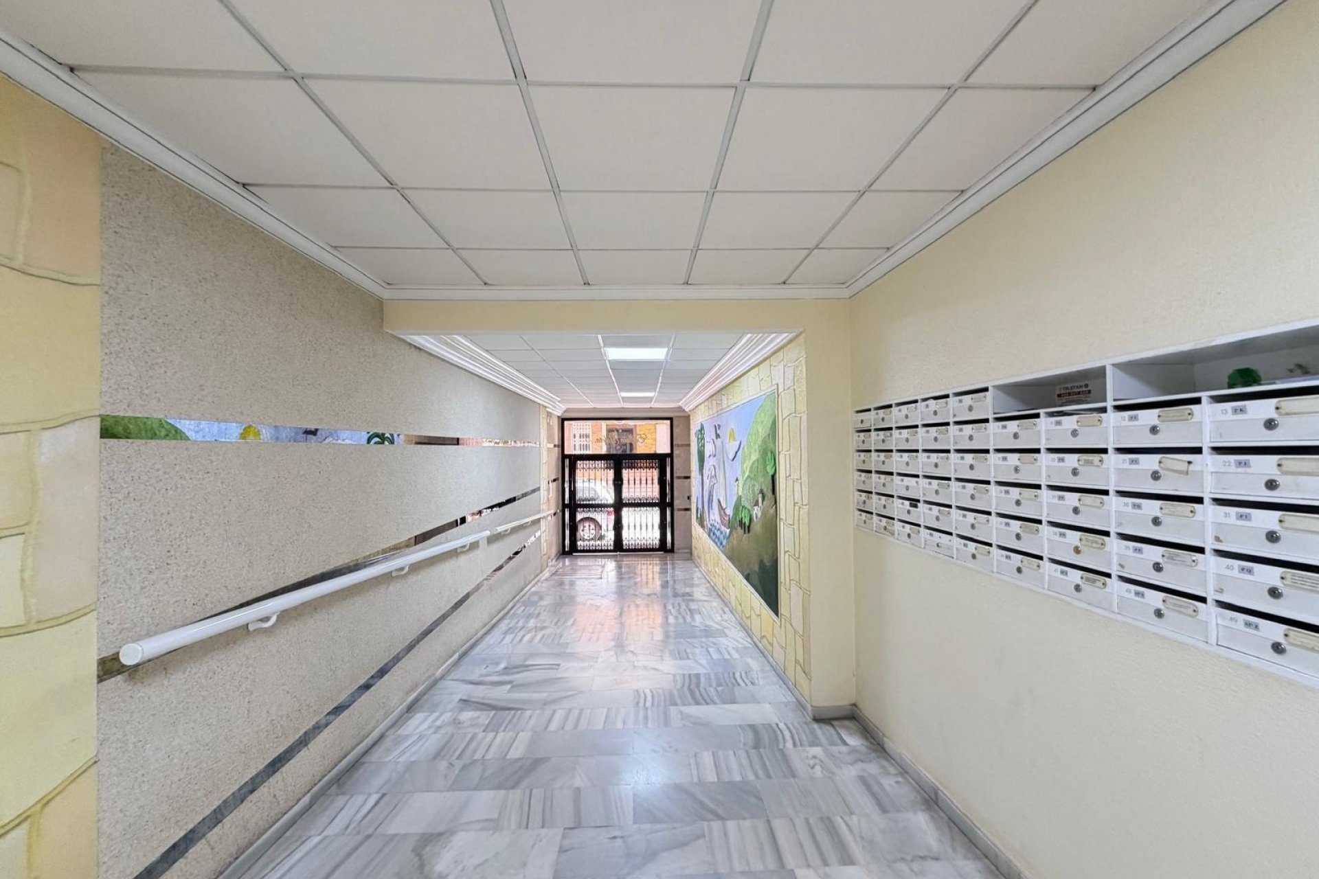 Resale - Apartamento -
Torrevieja - Playa del Cura