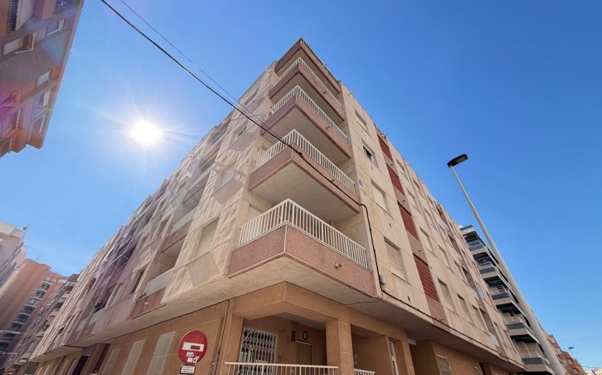 Resale - Apartamento -
Torrevieja - Playa del Cura