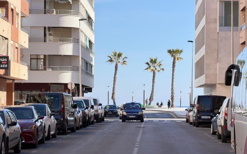 Resale - Apartamento -
Torrevieja - Playa del Cura