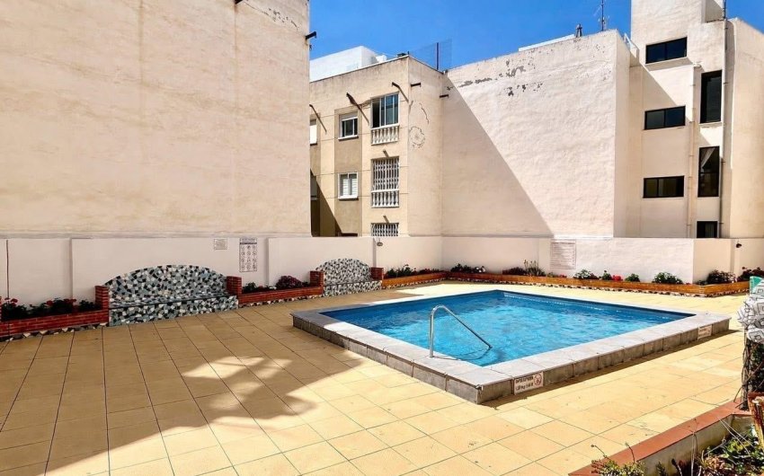 Resale - Apartamento -
Torrevieja - Playa del Cura