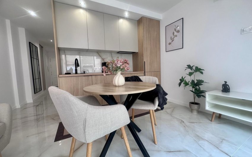 Resale - Apartamento -
Torrevieja - Playa del Cura