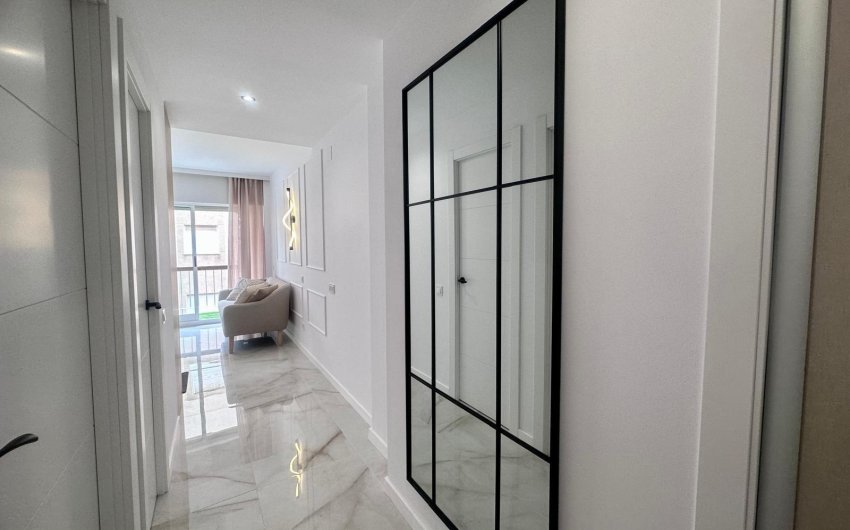 Resale - Apartamento -
Torrevieja - Playa del Cura