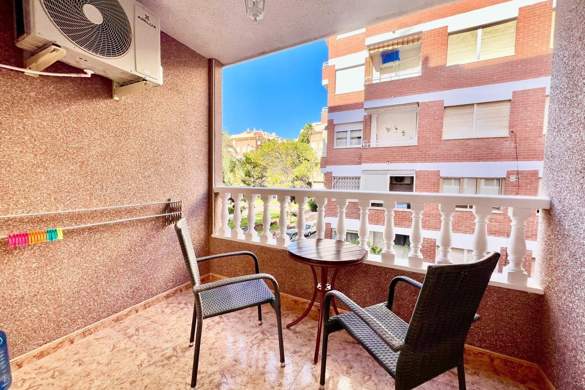 Resale - Apartamento -
Torrevieja - Playa del Cura