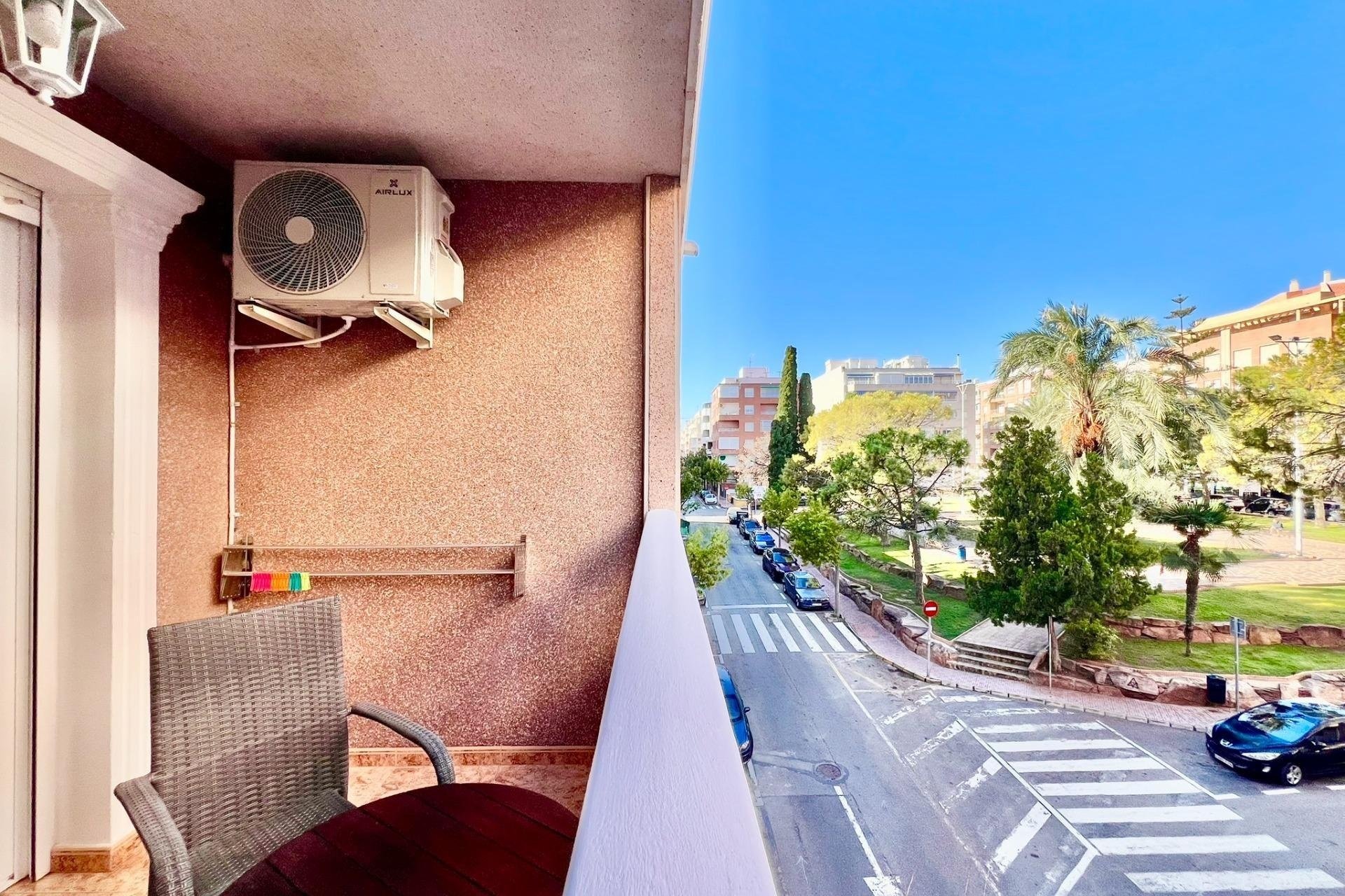 Resale - Apartamento -
Torrevieja - Playa del Cura