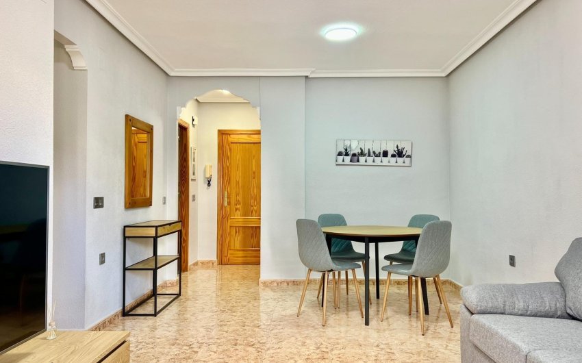 Resale - Apartamento -
Torrevieja - Playa del Cura