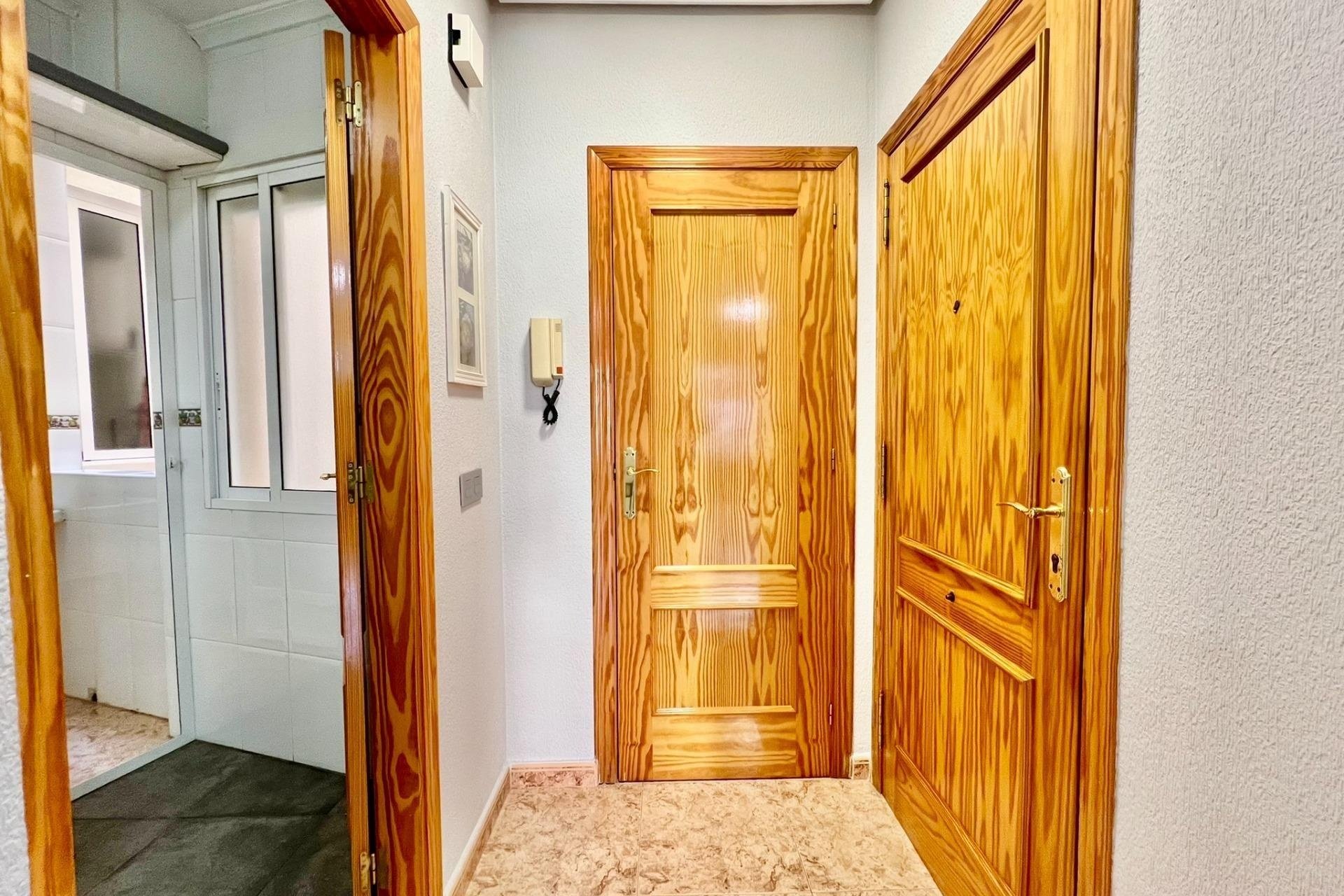 Resale - Apartamento -
Torrevieja - Playa del Cura
