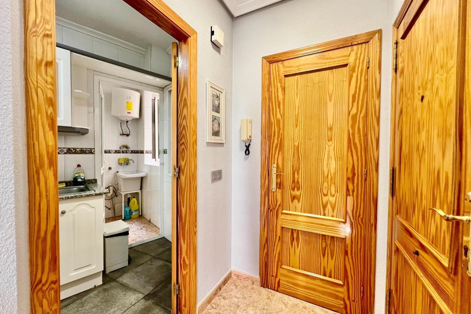 Resale - Apartamento -
Torrevieja - Playa del Cura
