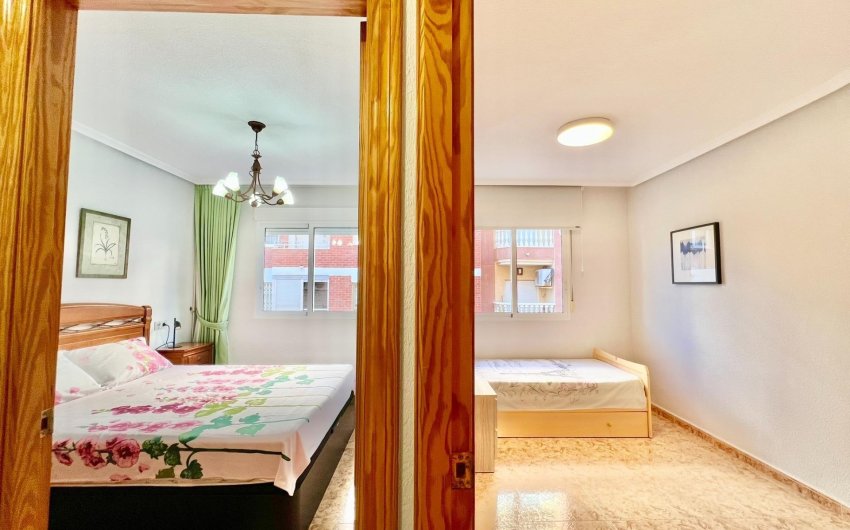 Resale - Apartamento -
Torrevieja - Playa del Cura